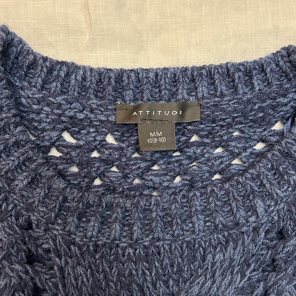 Loose Cable-Knit Blue Sweater - Picture 7 of 9